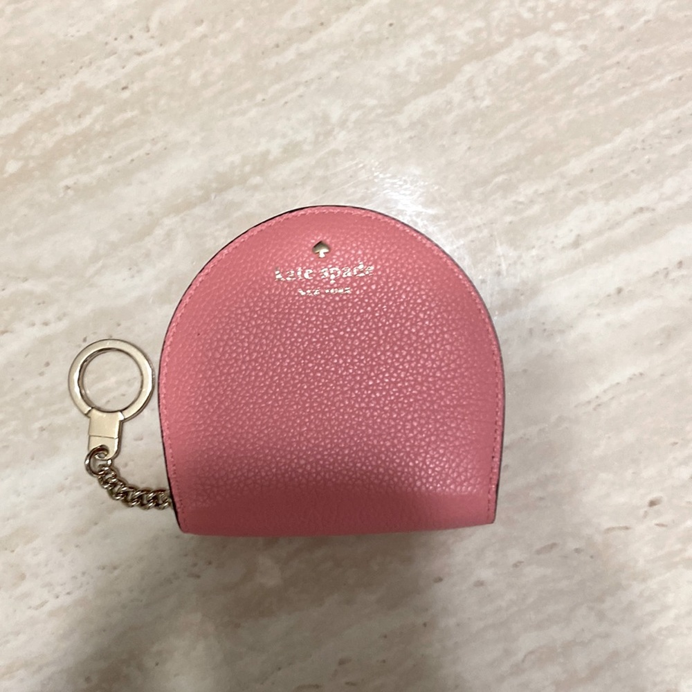 Kate Spade New York Sari larchmont avenue wallet/ keychain.